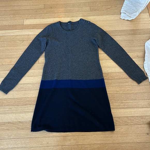 Theory cashmere sweater dress sz small gray navy blue button detail on shoulder - Picture 2 of 12